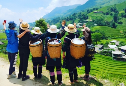 y-linh-ho-village-sapa-panorama.jpg
