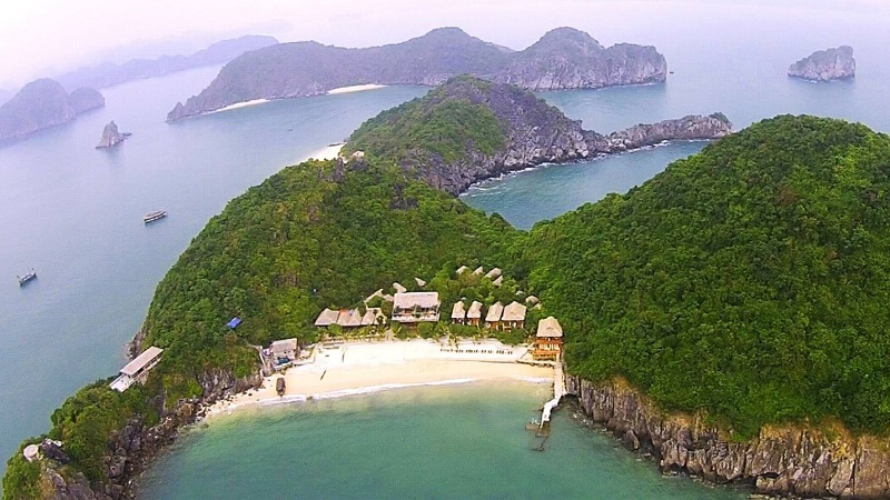 The Lan Ha Bay tour takes you to observe Monkey Island from a distance.