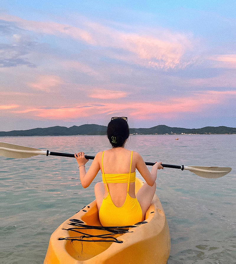 Chèo Kayak trên bãi biển
