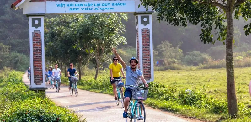 Cycling in Viet Hai village