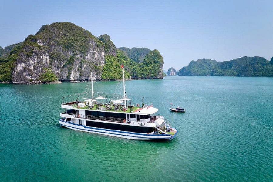 Cruise visit Ha Long Bay 1 day