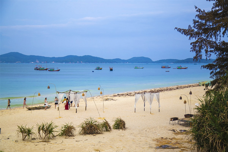 Bãi tắm Vàn Chảy Cô Tô