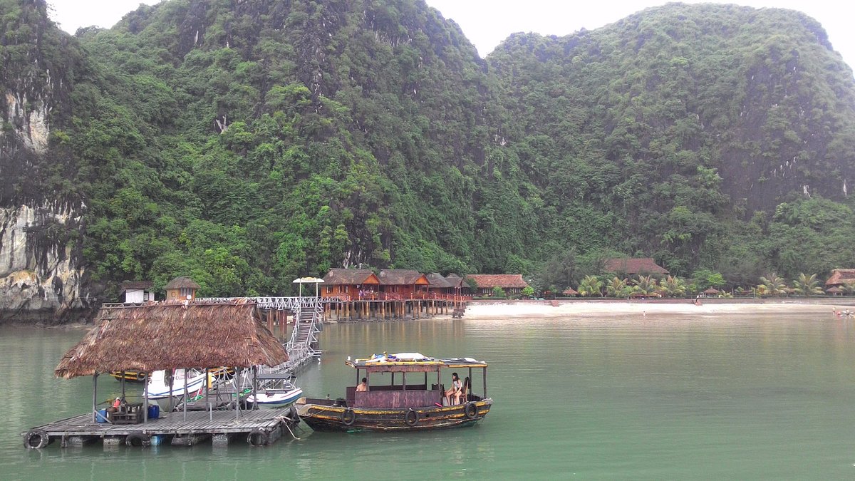 Nam Cát Island Resort