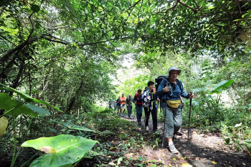 Trekking Cát Bà