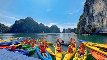 Chèo thuyền kayak tour sunset vịnh Lan Hạ
